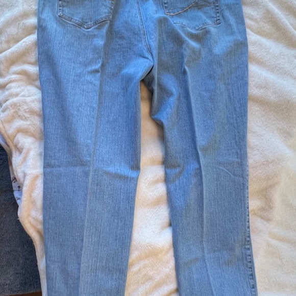 Wrangler Jeans by Aura - Size 20 Regular - almost new - Picture 8 of 8